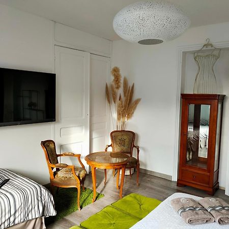 A La Villa Perroy Les Chambres Sont Spacieuses Et Les Petit-Dejeuners Offerts Dunkirk Екстериор снимка
