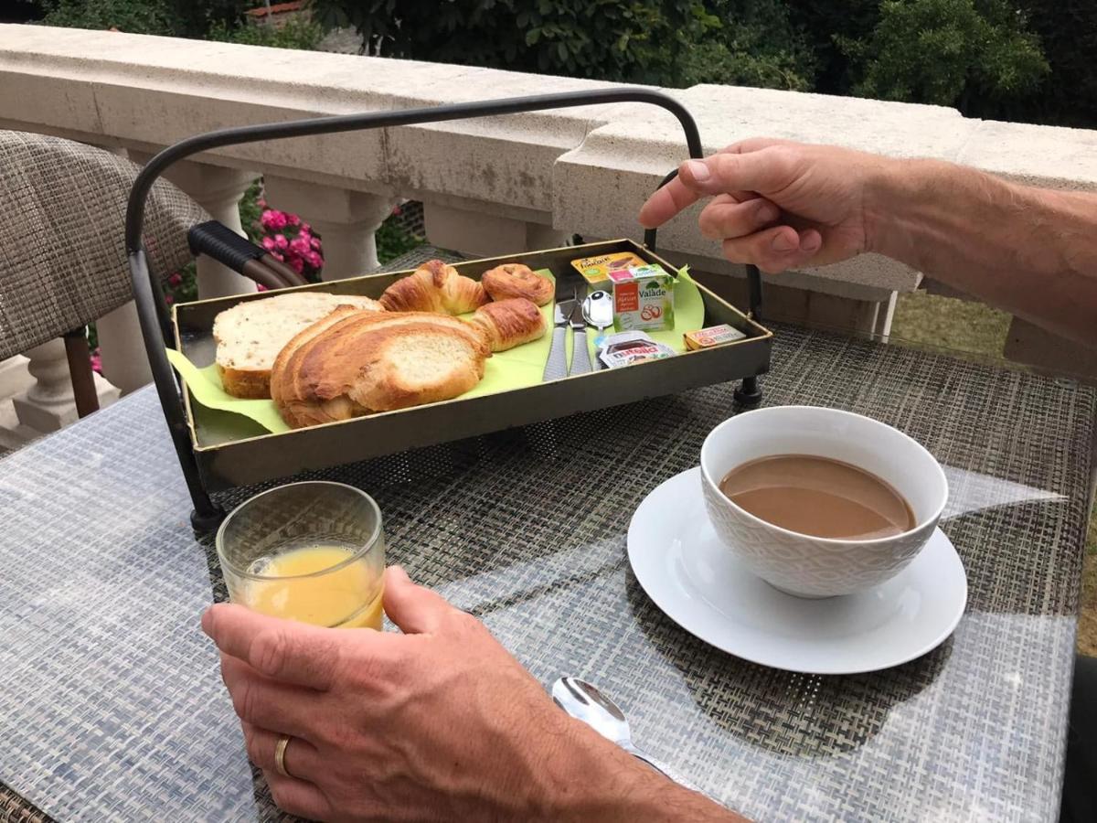 A La Villa Perroy Les Chambres Sont Spacieuses Et Les Petit-Dejeuners Offerts Dunkirk Екстериор снимка