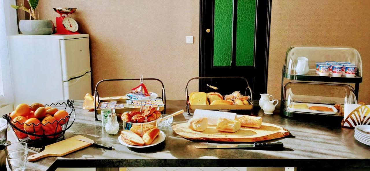 A La Villa Perroy Les Chambres Sont Spacieuses Et Les Petit-Dejeuners Offerts Dunkirk Екстериор снимка